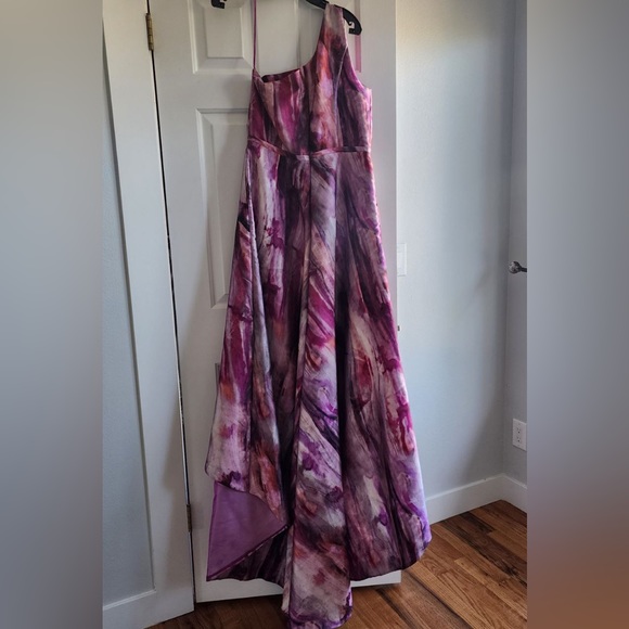 Pamella Roland High low one shoulder night Gown - Picture 7 of 7